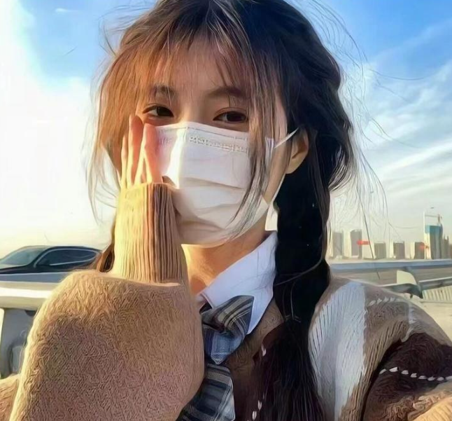 心声泄露，真千金逆袭成团宠